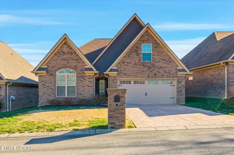 206 Zion Cove Ln, Englewood, TN 37329