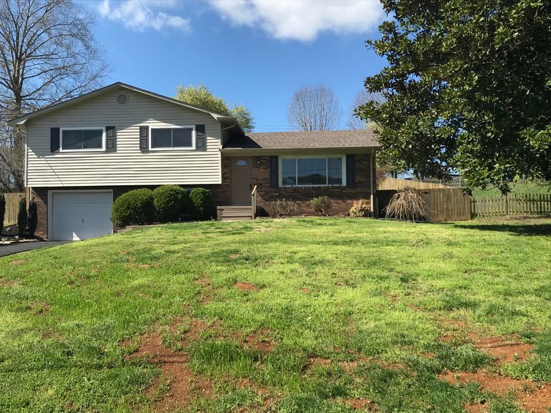 2063 Cedar Ln, Kingston, TN 37763