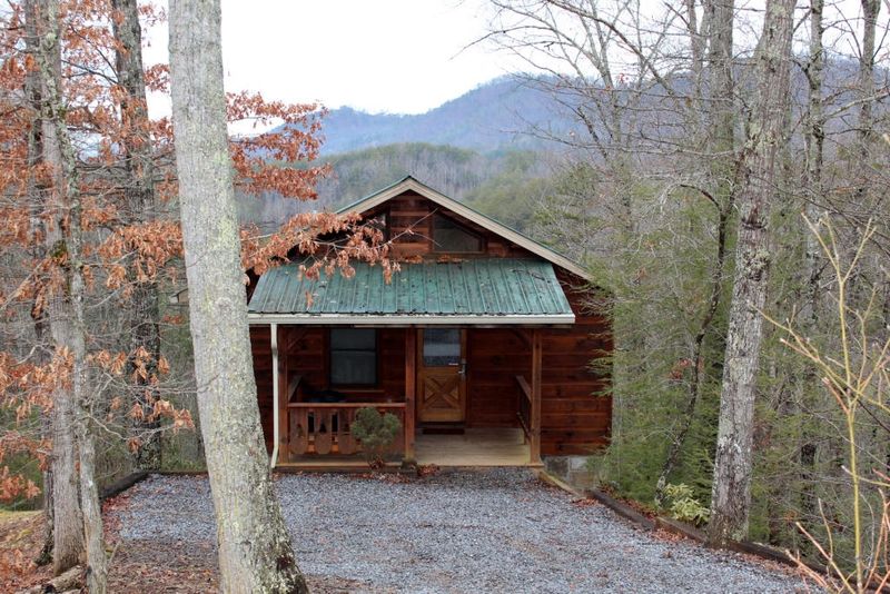 2063 Ridgecrest Loop Ln, Sevierville, TN 37876