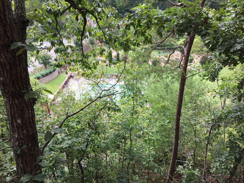 2064 Bear Haven Way, Sevierville, TN 37876