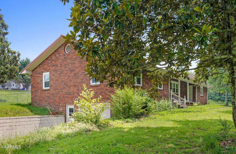 2065 Tennessee 30 E, Athens, TN 37303