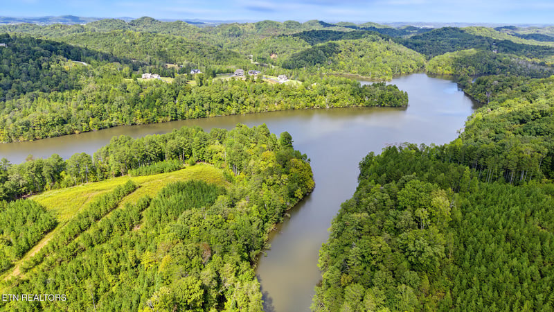 2067 Winding Trl, Vonore, TN 37885