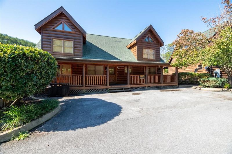 2068 Bear Haven Way, Sevierville, TN 37876