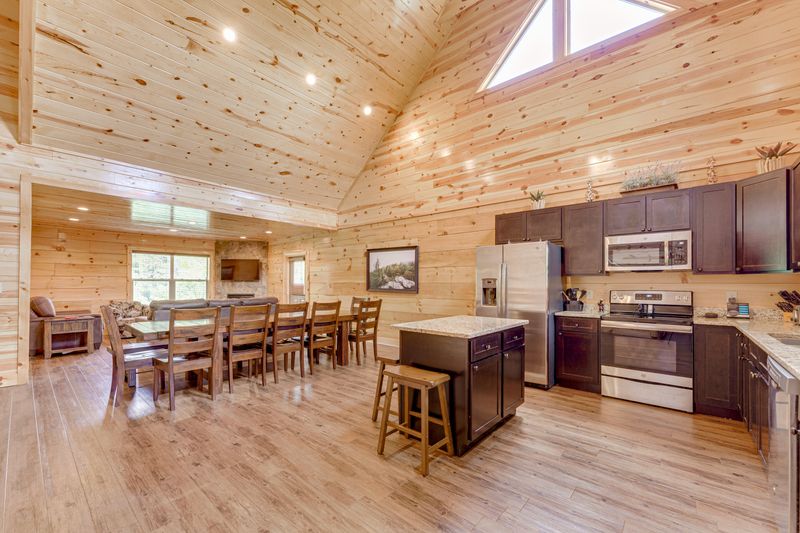 2068 Cougar Crossing Way, Sevierville, TN 37862