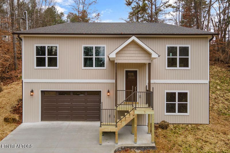 2068 Highpoint Ln, Sevierville, TN 37876