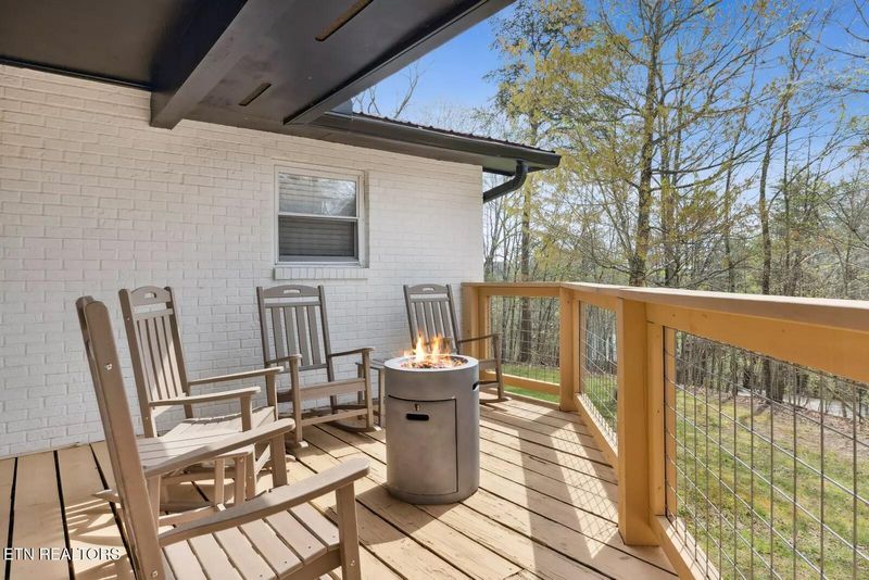2069 Bluff Mountain Rd, Sevierville, TN 37876