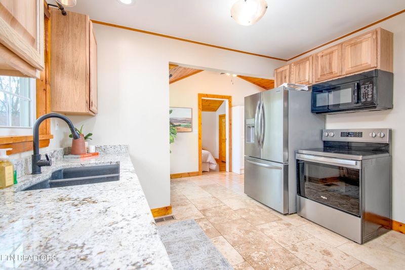 207 Catlett Rd, Knoxville, TN 37920