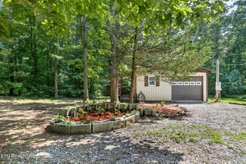 207 David Crockett Rd, Crossville, TN 38572