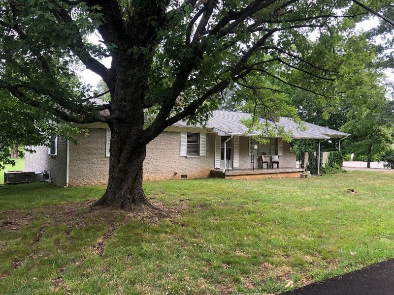 207 Dawson St, Vonore, TN 37885