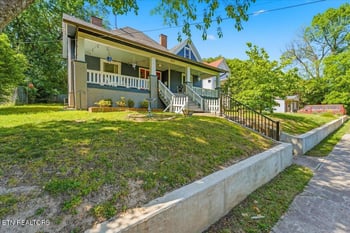 207 E Oak Hill Ave, Knoxville, TN 37917