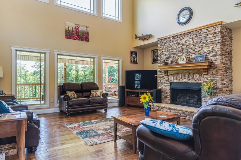 207 Emory View Rd, Lancing, TN 37770