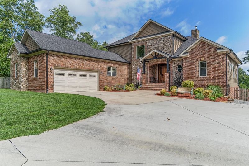 207 Emory View Rd, Lancing, TN 37770