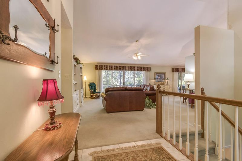207 Erick Ln, Loudon, TN 37774