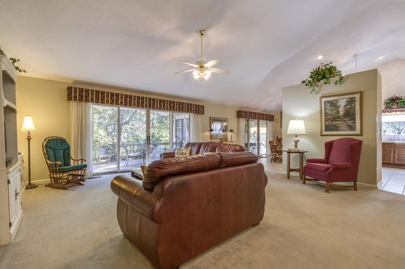 207 Erick Ln, Loudon, TN 37774