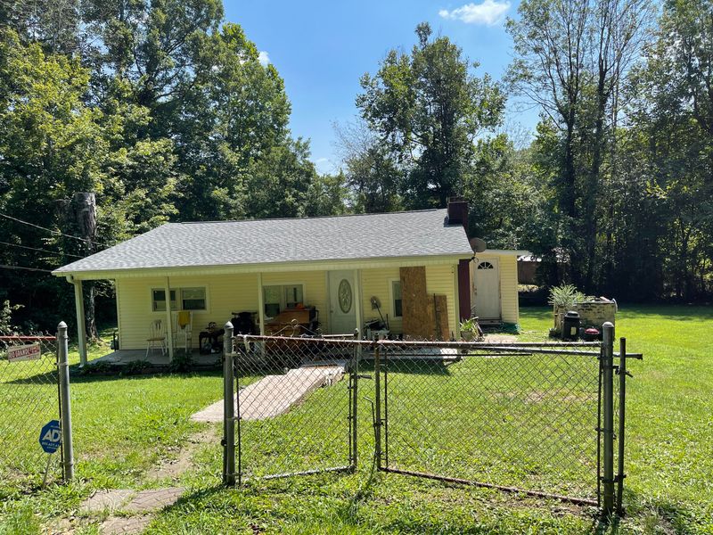 207 Forest Rd, Oliver Springs, TN 37840