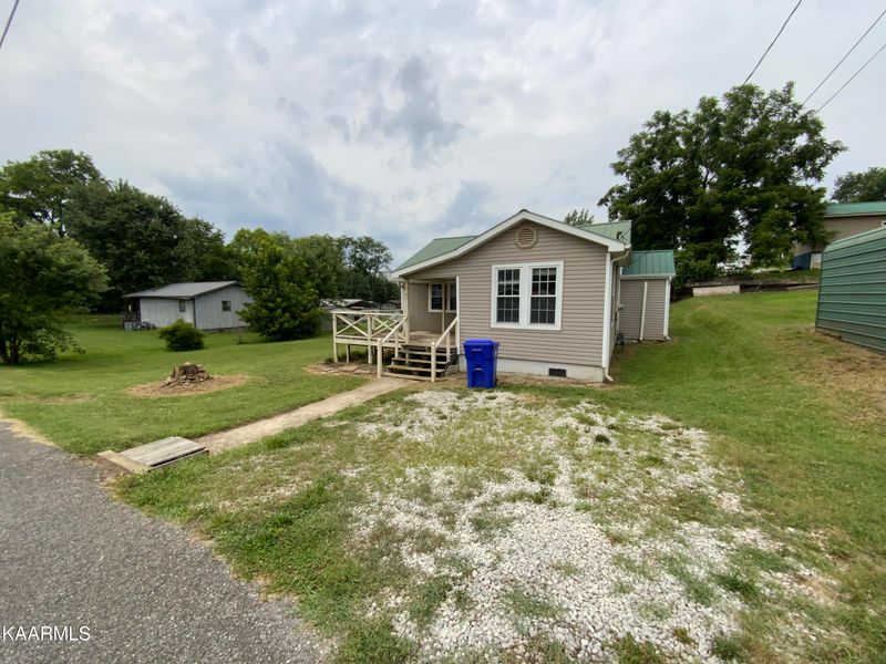 207 Harris St, Clinton, TN 37716