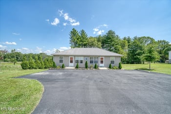 207 Hayes Rd, Crossville, TN 38555