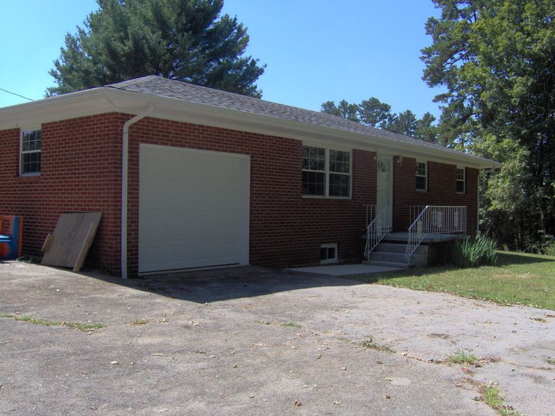 207 Jackson Rd, Rutledge, TN 37861