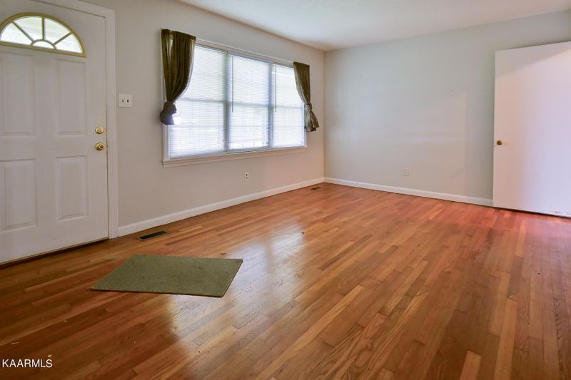 207 Kelsay Dr, Kingston, TN 37763