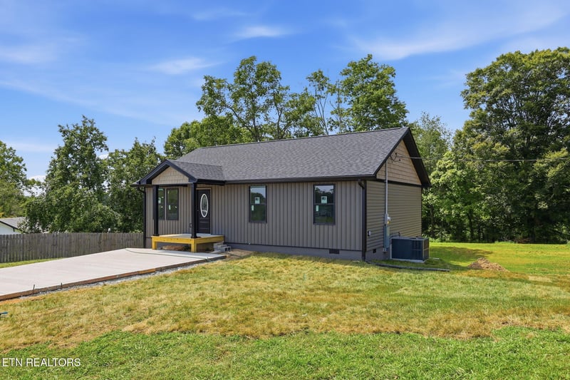 207 Long Hollow Rd, Clinton, TN 37716