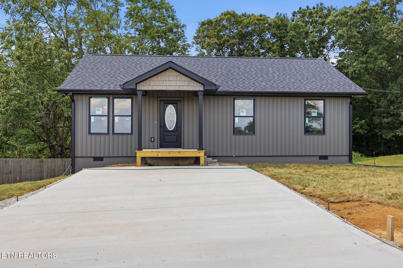 207 Long Hollow Rd, Clinton, TN 37716