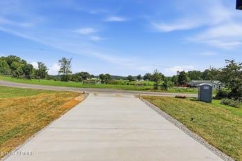 207 Long Hollow Rd, Clinton, TN 37716
