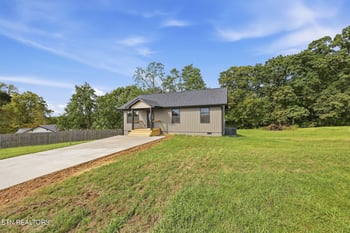 207 Long Hollow Rd, Clinton, TN 37716