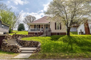 207 Loomis St, Tellico Plains, TN 37385