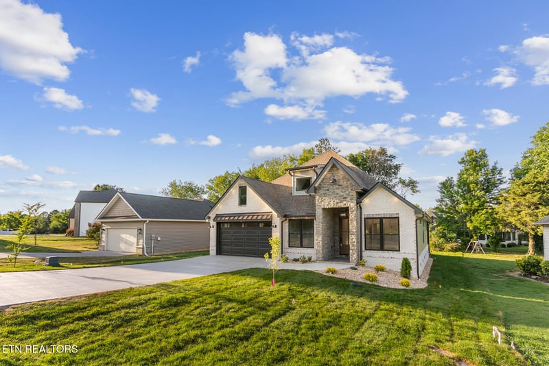 207 Ogana Ln, Loudon, TN 37774
