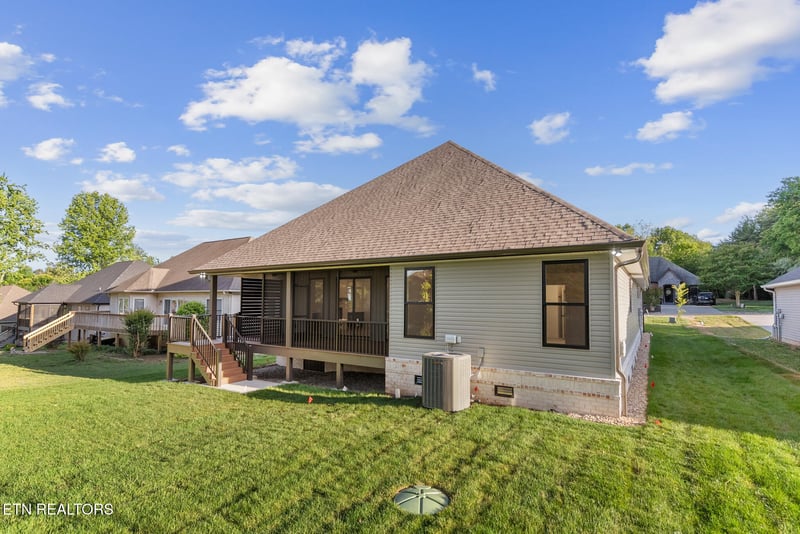 207 Ogana Ln, Loudon, TN 37774