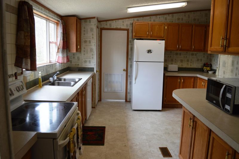 207 Phillips Hollow Rd, Harriman, TN 37748