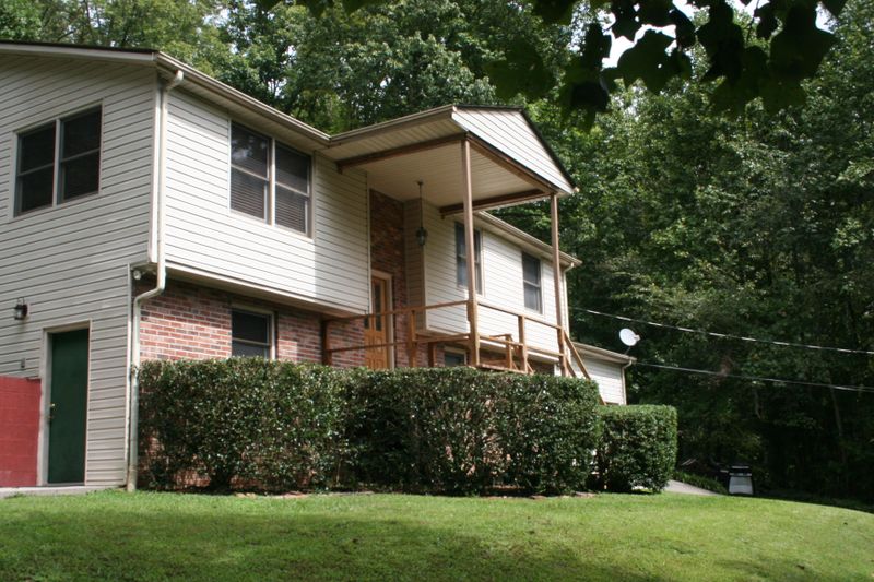 207 Powderhouse Rd, Clinton, TN 37716