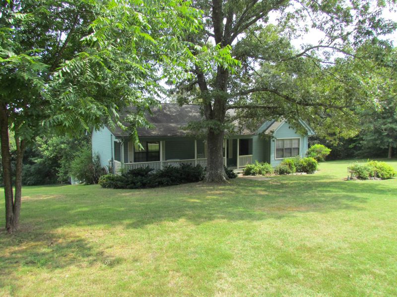 207 Powell, Loudon, TN 37774