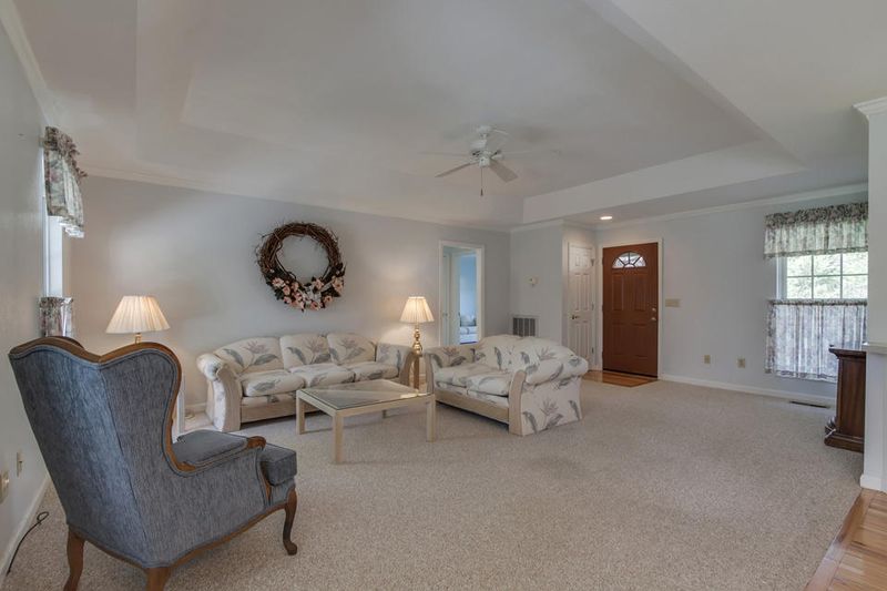 207 Saligugi Cir, Loudon, TN 37774