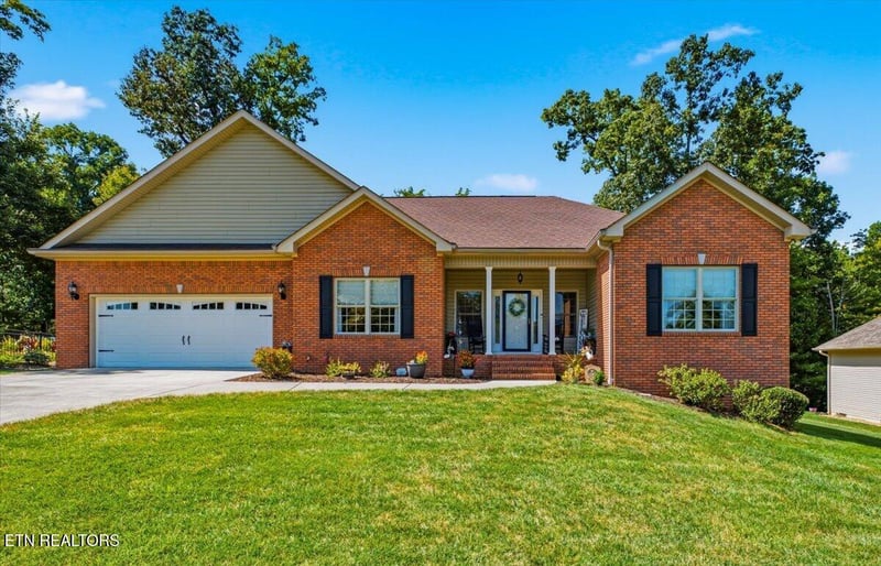 207 Seminole Cir, Loudon, TN 37774