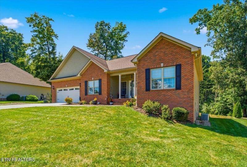 207 Seminole Cir, Loudon, TN 37774