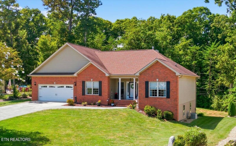 207 Seminole Cir, Loudon, TN 37774