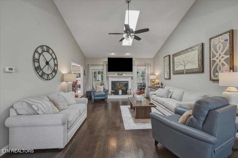 207 Seminole Cir, Loudon, TN 37774