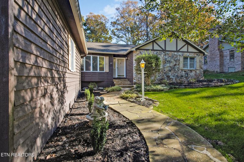207 Snead Dr, Crossville, TN 38558