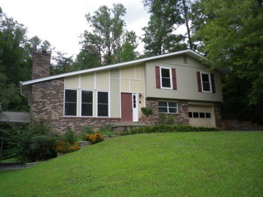 207 Sweet Ln, Clinton, TN 37716