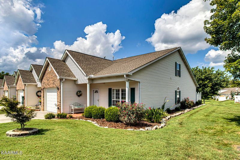 207 Willington Pl, Loudon, TN 37774