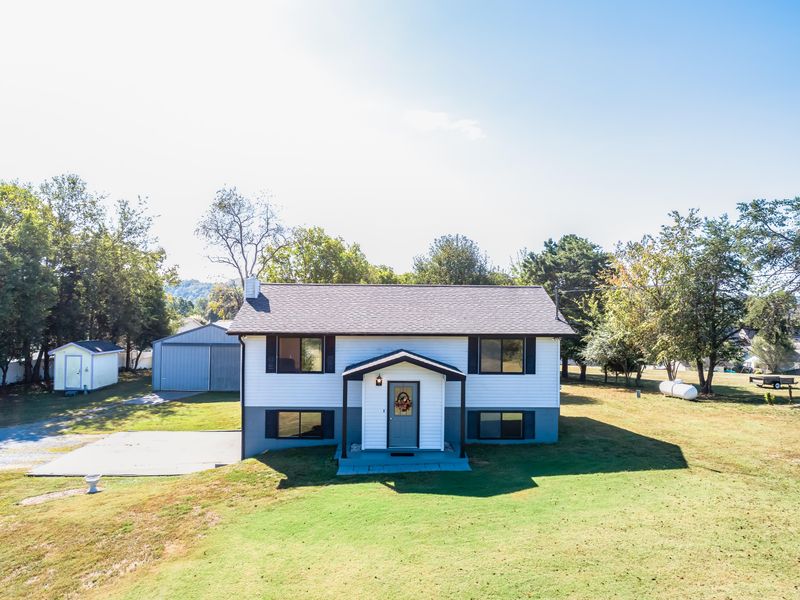 2071 Boyds Creek Hwy, Sevierville, TN 37876