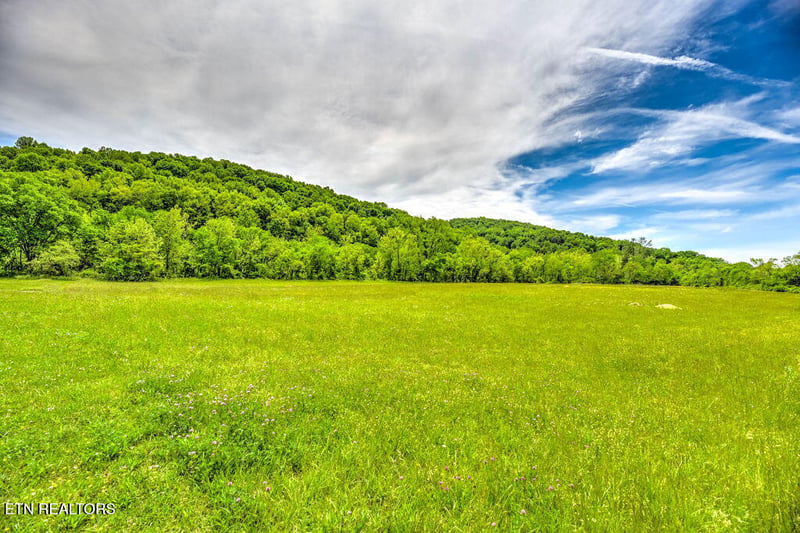 2073 Oliver Springs Hwy, Clinton, TN 37716