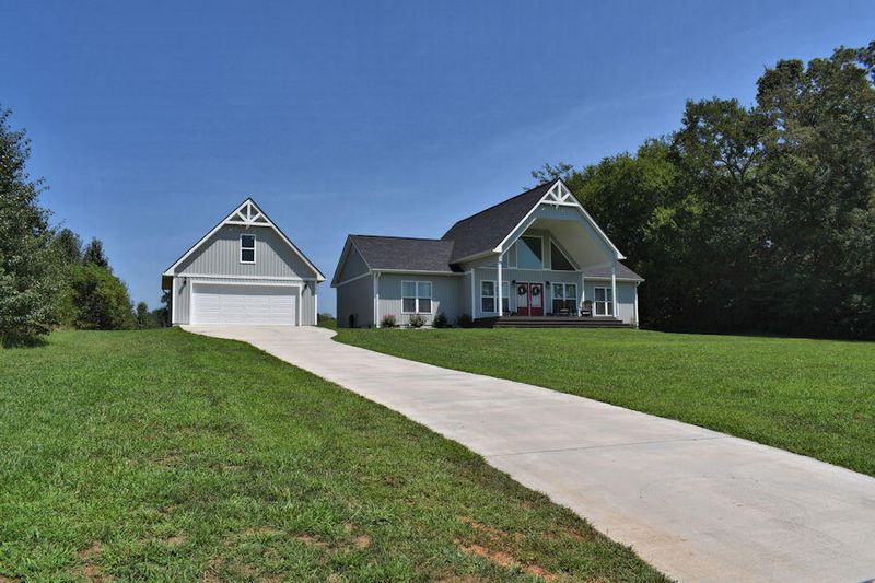 2073 Tranquility Ln, Sevierville, TN 37876