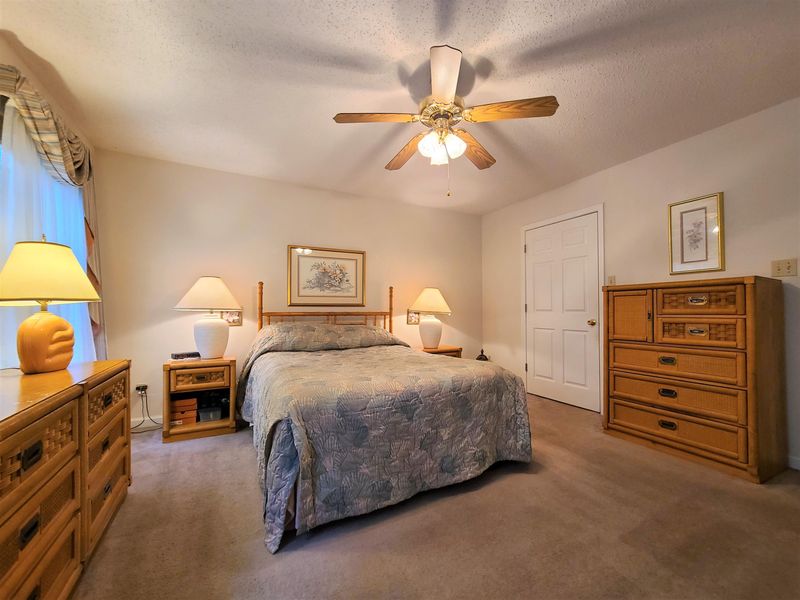 2075 Allenridge Dr, Sevierville, TN 37876