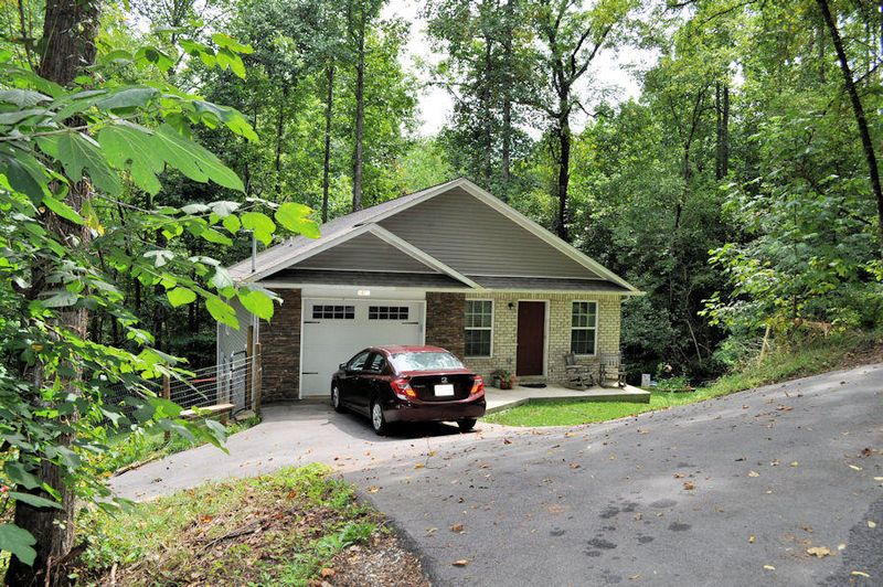 2075 Center Rd, Pigeon Forge, TN 37863
