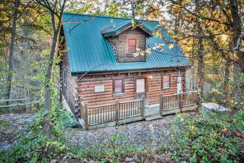 2079 Windy Ln, Sevierville, TN 37876