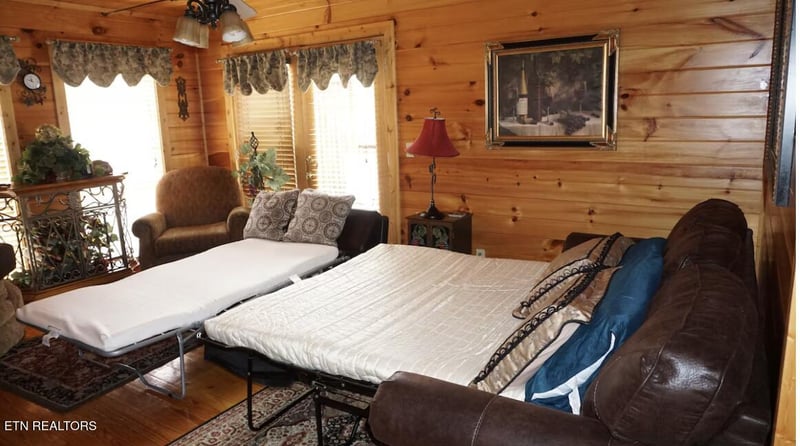 208 Buena Vista Dr, Sevierville, TN 37876
