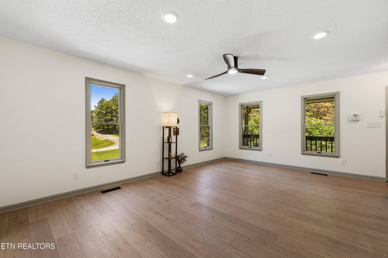 208 Chestnut View Dr, Kingston, TN 37763