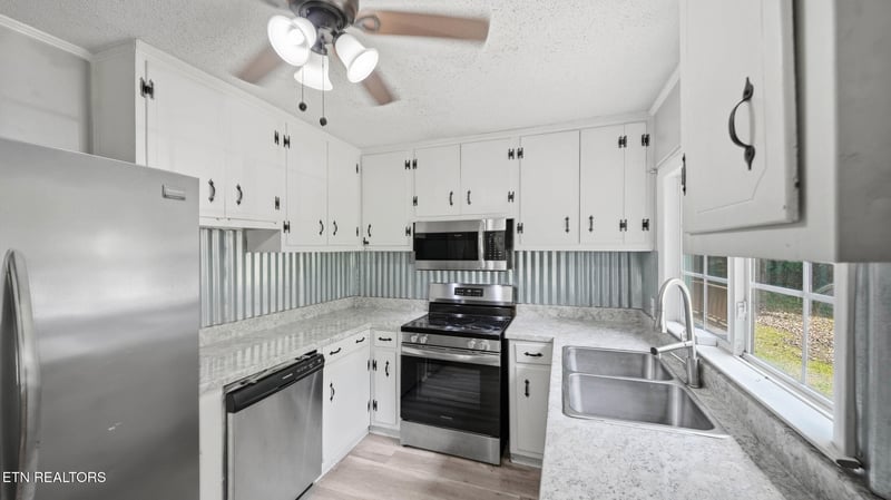 208 County Road 44, Athens, TN 37303